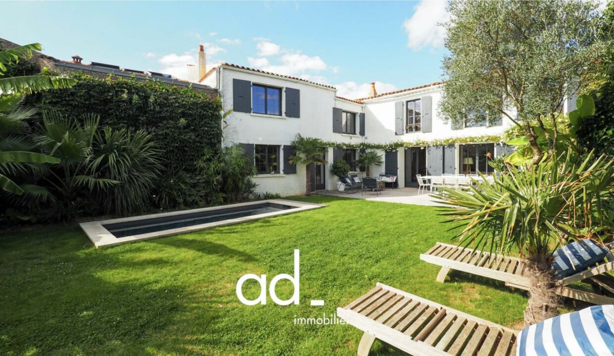 Maison 180 m² · à Nieul-sur-Mer · 180 m² · 895 000 €